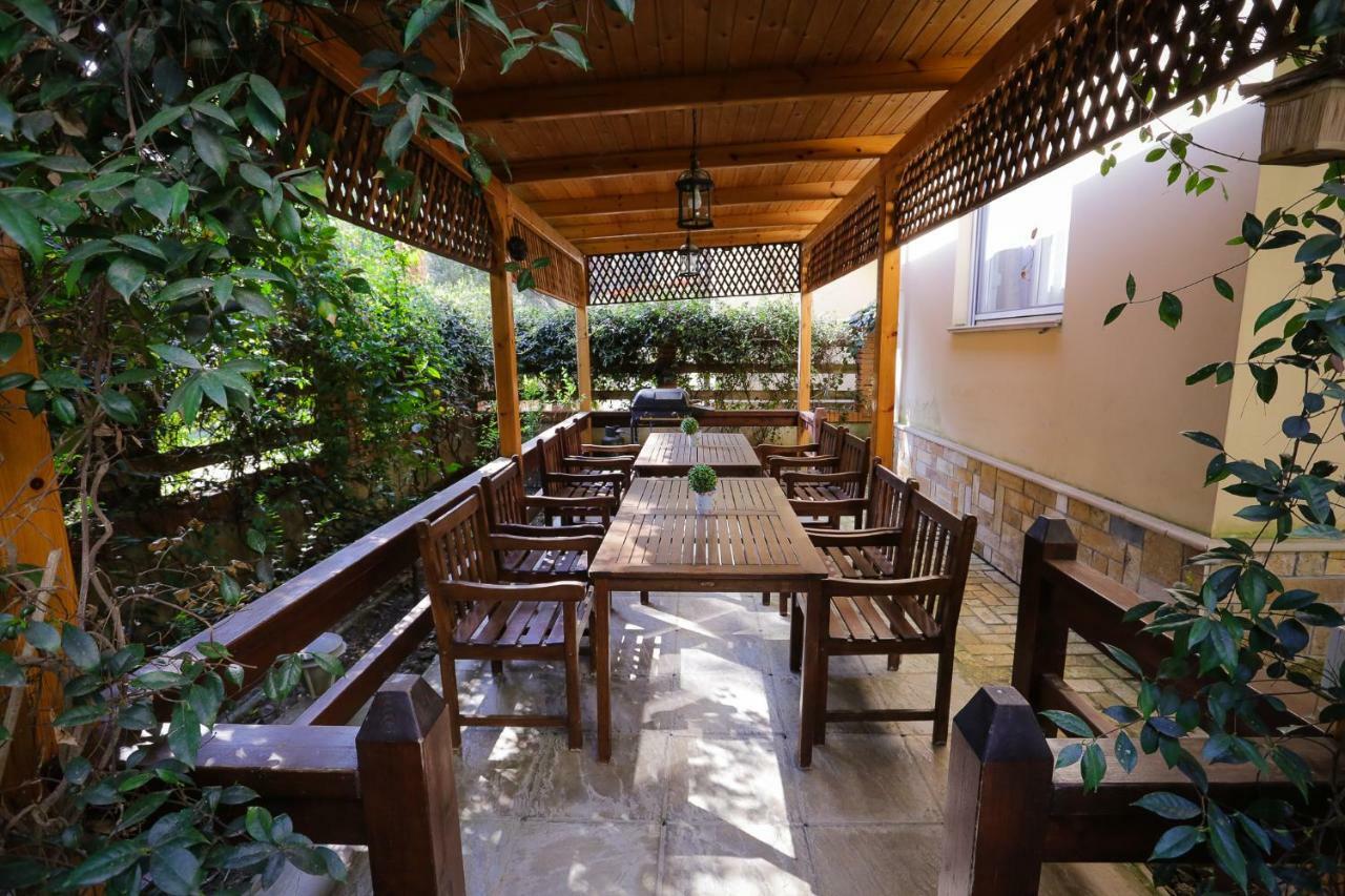 Pine-Tree Apt W/ Private Garden 50 M From The Sea Golem  Exterior photo