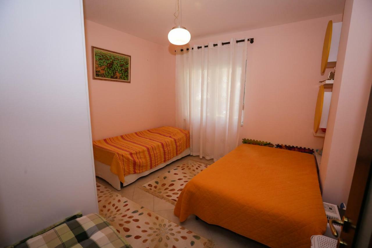 Pine-Tree Apt W/ Private Garden 50 M From The Sea Golem  Exterior photo