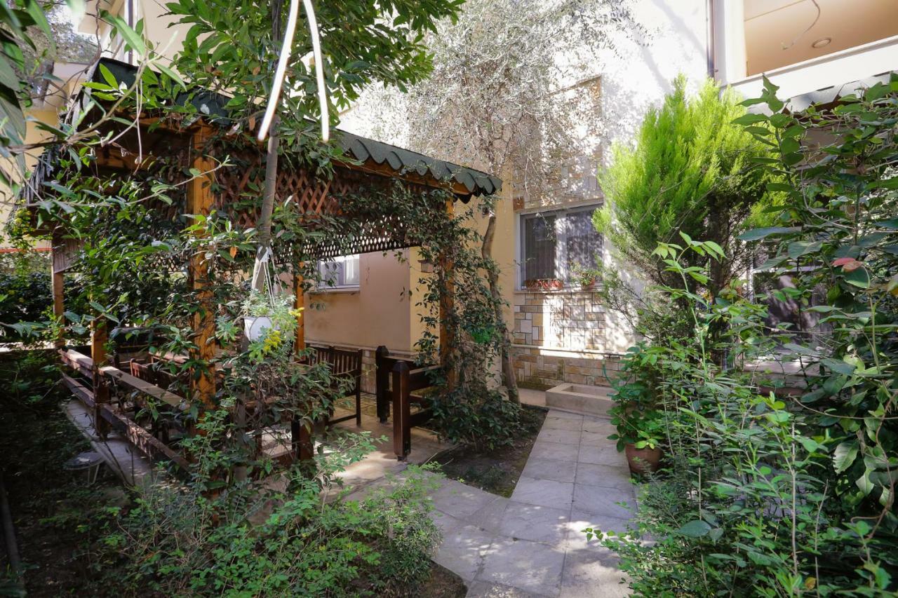Pine-Tree Apt W/ Private Garden 50 M From The Sea Golem  Exterior photo